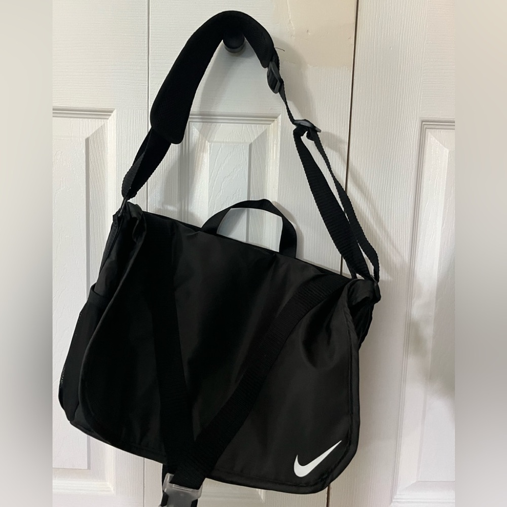 Nike Messenger Bag